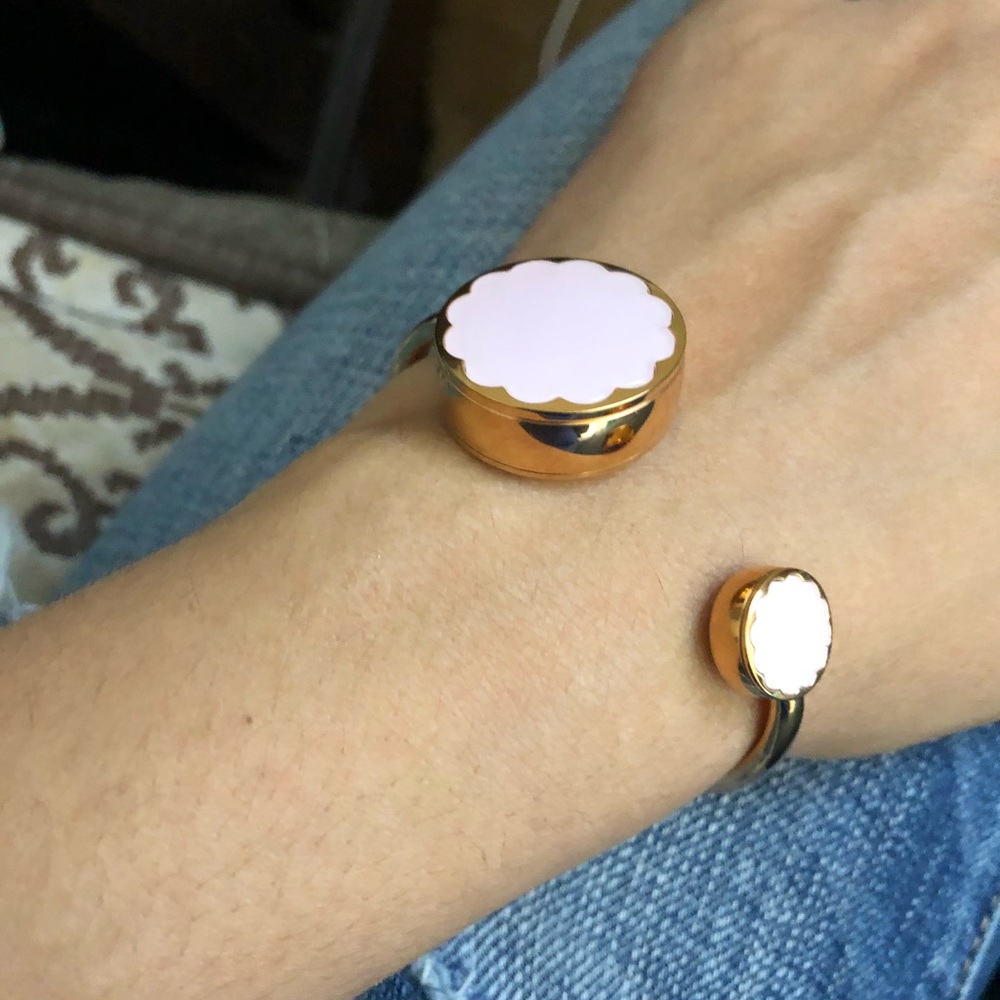 Kate spade Fitbit 9/10
